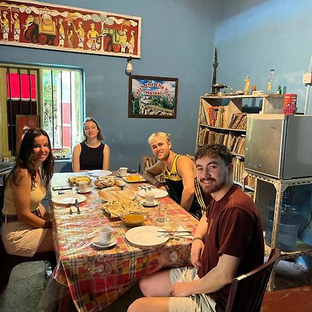 Catch The Ella Train Hostel Kandy Exterior photo